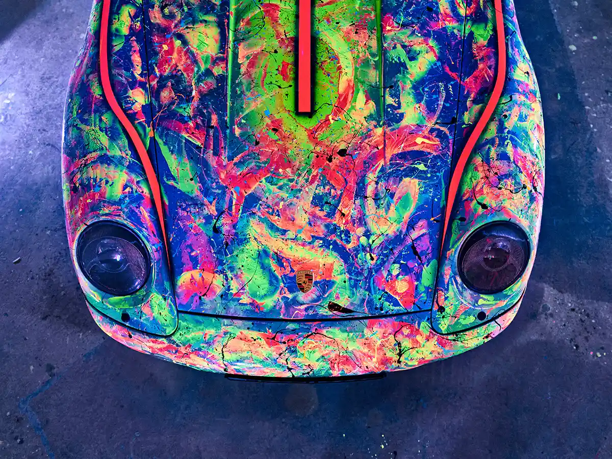 artifackd Lackierte Kunst als abziehbarer UV Lackschutz auf dem Porsche Art Car by Fabian Kühnle